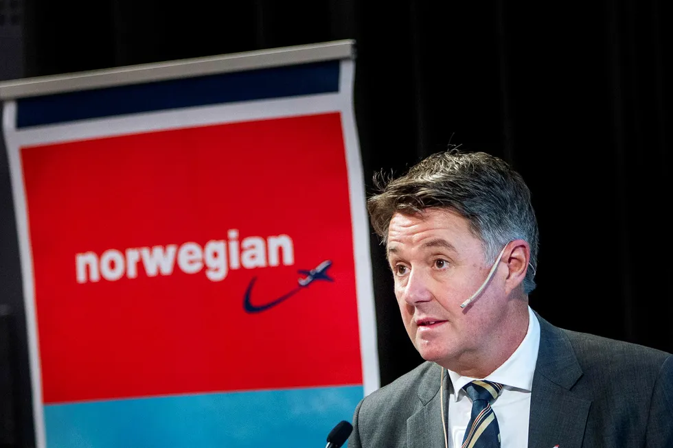 Norwegians fungerende toppsjef Geir Karlsens rådgivere tror selskapet har fått på plass tilstrekkelig støtte til sin låne-løsning.