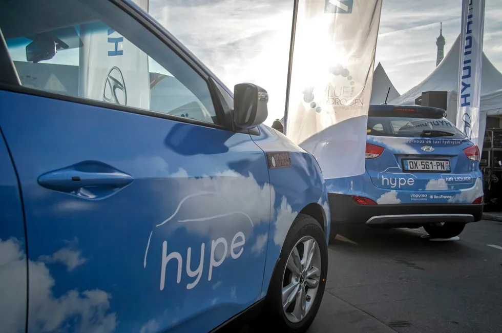 Hydrogen taxis in Paris