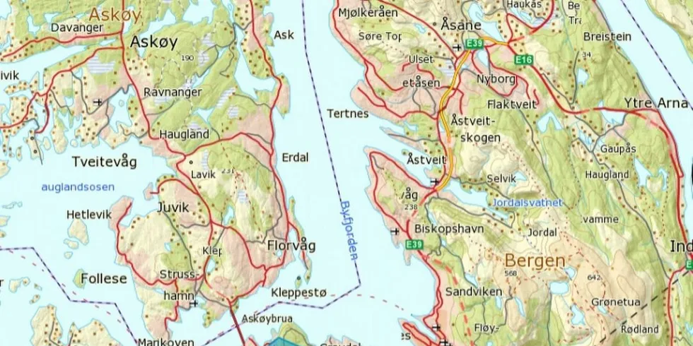 Det fiskes like mye i verdenshavene årlig, som det regner over dette skraverte området i Bergen. Kart/illustrasjon: Lars Olav Lie