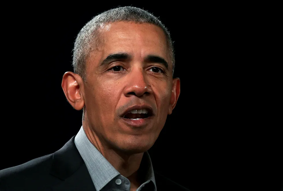 Tidligere president Barack Obama kritiserer ledere som nører opp under frykt, hat og rasisme.