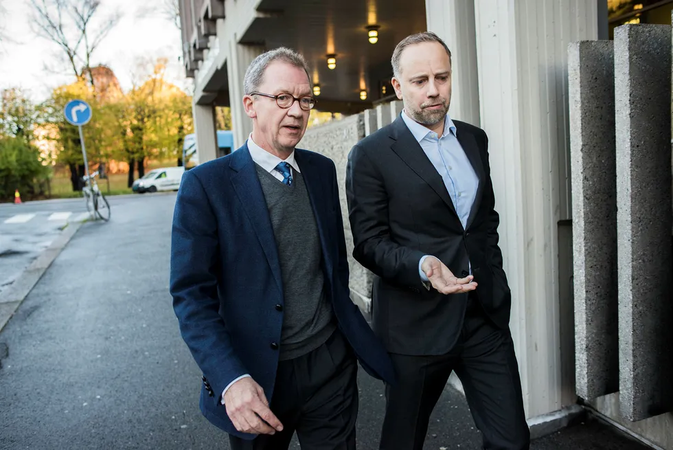 Finans Norge-sjef Idar Kreutzer (til venstre) og sjef i Eiendom Norge Christian Dreyer påpeker at småleiligheter i Oslo fungerer som en ledende indikator for hele boligmarkedet. Foto: Fartein Rudjord