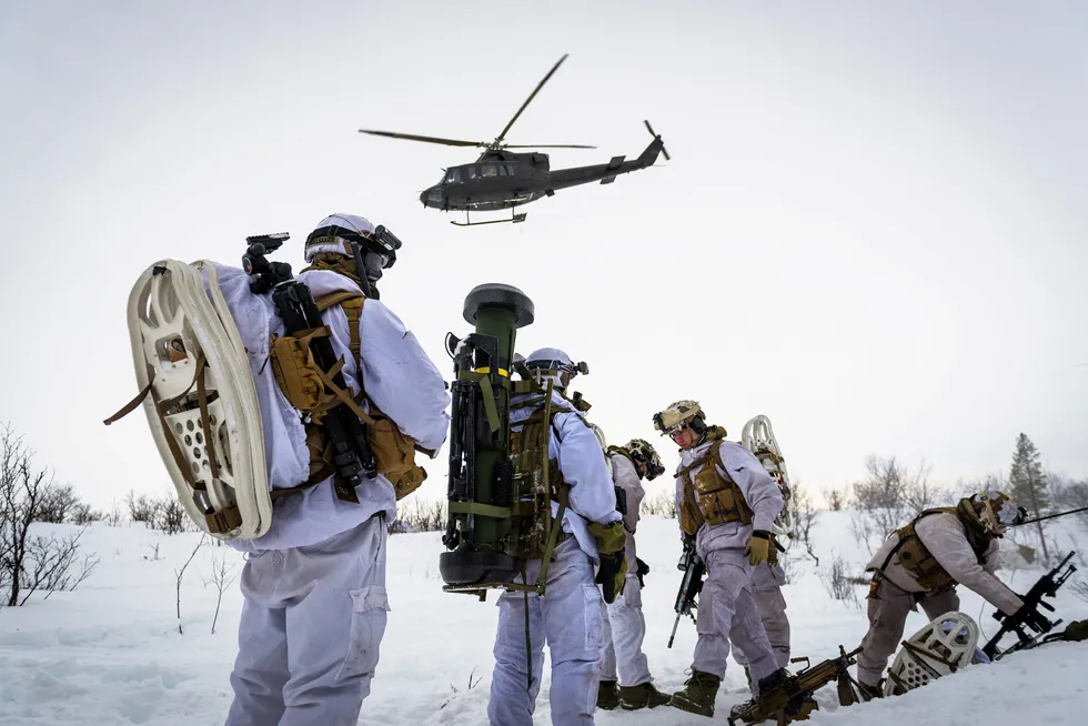 Norske soldater under en vinterøvelse i Finnmark.