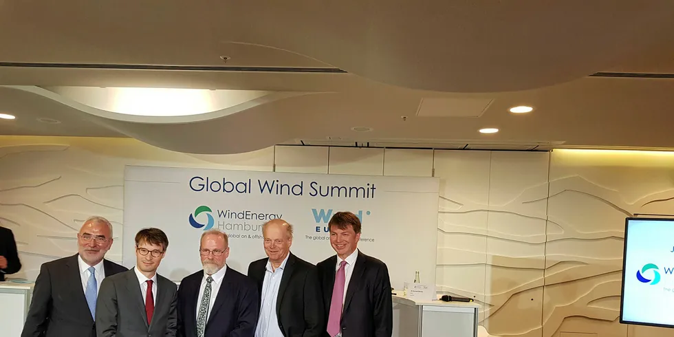 Bernd Aufderheide, CEO Hamburg Messe, Pierre Tardieu, CPO WindEurope, Steve Sawyer, Secretary General of Global Wind Energy Council, Henrik Stiesdal, wind power pioneer, Gernot Blanke, CEO wpd (from left to right).
