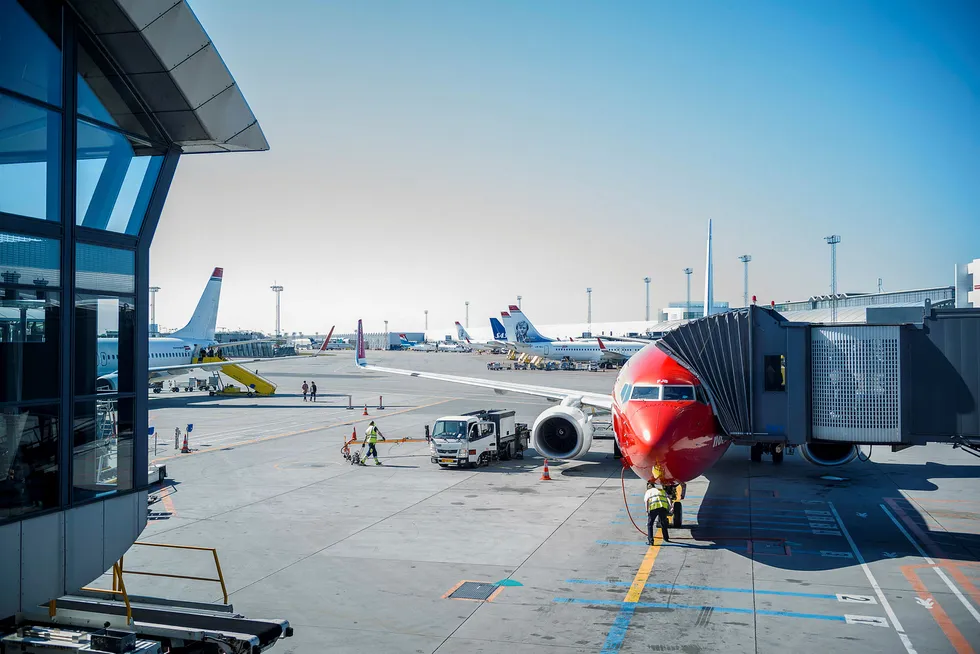 SAS og Norwegian vil avvente en beslutning om hvorvidt flyvninger til Spania kuttes om landet havner i «rød» sone igjen. Her fra Kastrup-flyplassen i København.