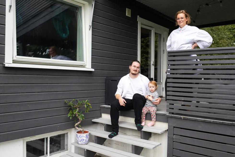 Sykepleier Isabell Hedda Sandstrand og ektemannen Ruben Jonas Sandstrand, som er lærer, valgte å kjøpe bolig i Drammen da de ikke kom seg inn på boligmarkedet i Oslo.