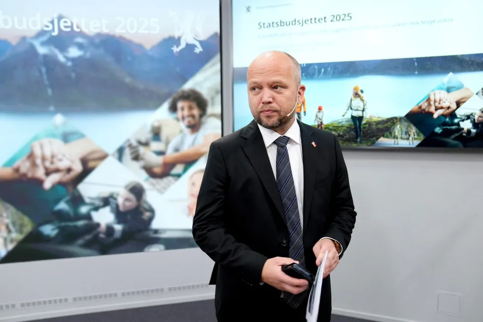 Finansminister Trygve Slagsvold Vedum (Sp) snakker om skattelette, men prioriterer andre ting. Foto: Fredrik Varfjell / NTB