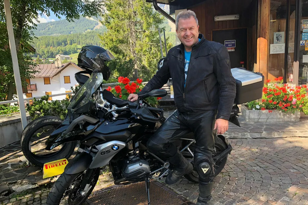 Daglig leder Lars Torp i Skye Consulting på motorsykkeltur i Italia.