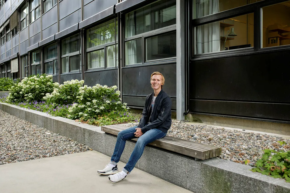 Poenggrensene til flere prestisjestudier har skutt til værs i år. Daniel Nyberg (19) ble nettopp ferdig med videregående og kom rett inn på profesjonsstudiet i medisin ved Universitetet i Oslo.