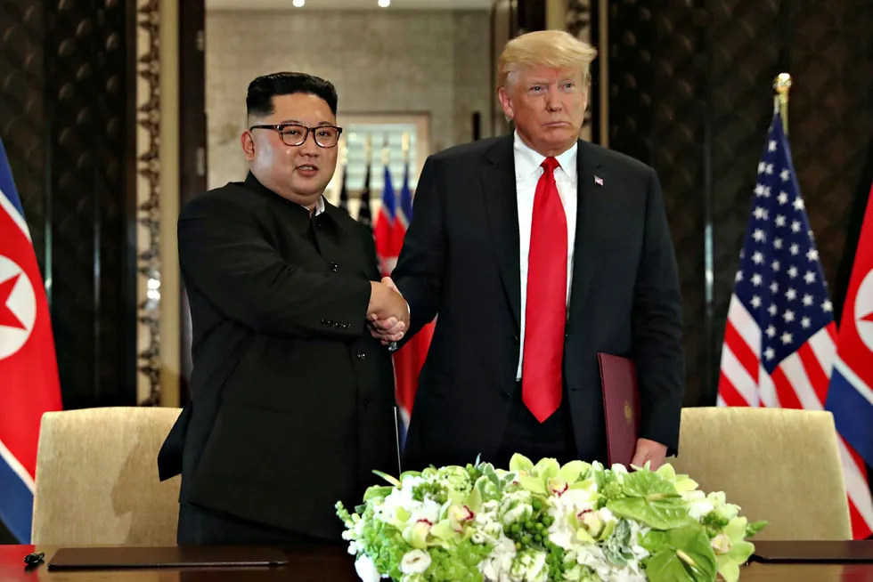 USAs president Donald Trump og Nord-Koreas president Kim Jong-un er svært fornøyde etter de siste samtalene. Foto: JONATHAN ERNST/Reuters