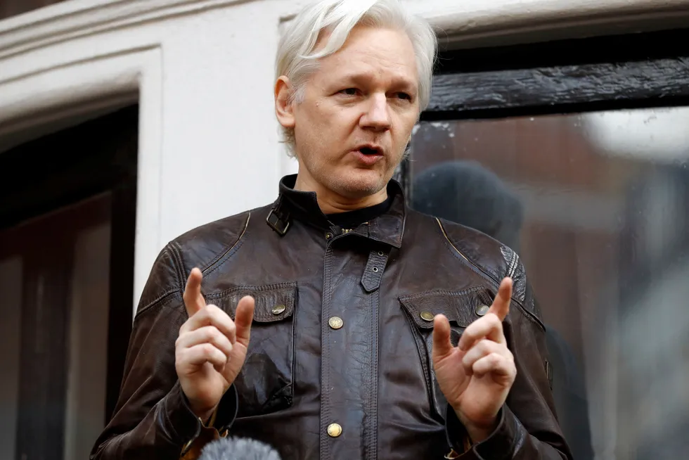 Assange går fri etter at han denne uken vil erklære seg skyldig på ett tiltalepunkt, ifølge rettsdokumenter.