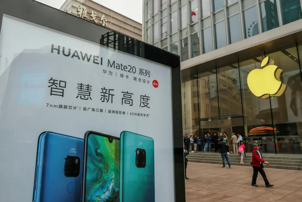 Det kinesiske smarttelefonsalget falt med nesten ti prosent i siste kvartal. Apple-salget i Kina falt med dobbelt så mye, ifølge IDC.