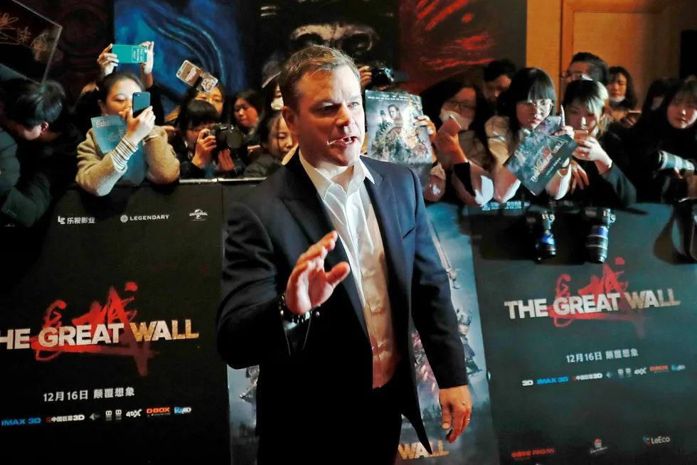 Den amerikanske skuespilleren Matt Damon har hovedrollen i den kinesiske filmen «The Great Wall». Filmen har spilt inn halvparten av innspillingsbudsjettet i Kina. Om to måneder lanseres den i vestlige markeder. Foto: Andy Wong/AP/NTB Scanpix