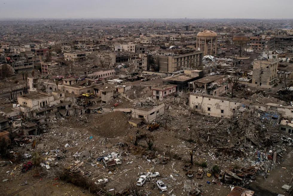 Ødeleggelsene i Irak etter krigen er enorme. Her fra storbyen Mosul, som nærmest er jevnet med jorden. Foto: Felipe Dana/AP/NTB Scanpix