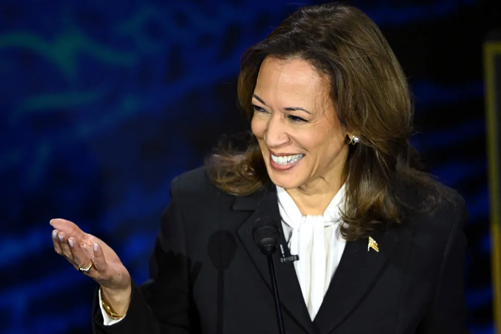 Kamala Harris under sin første TV-debatt med den tidligere presidenten Donald Trump.