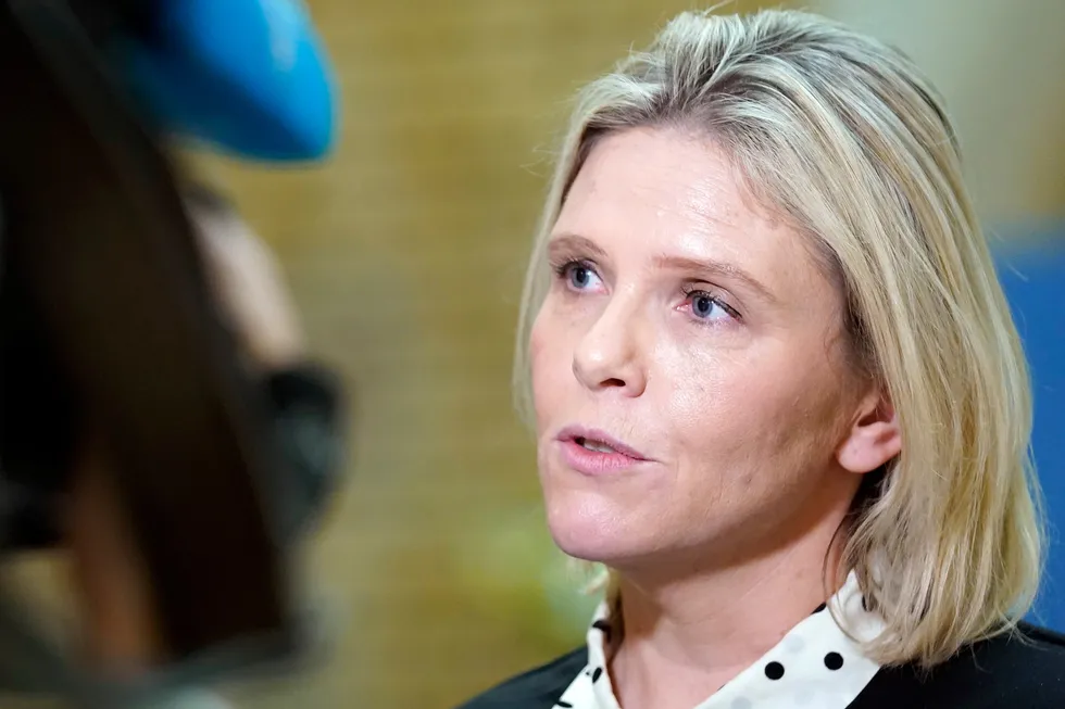 Sylvi Listhaug sier FrP ikke vil støtte regjeringens kuttforslag.