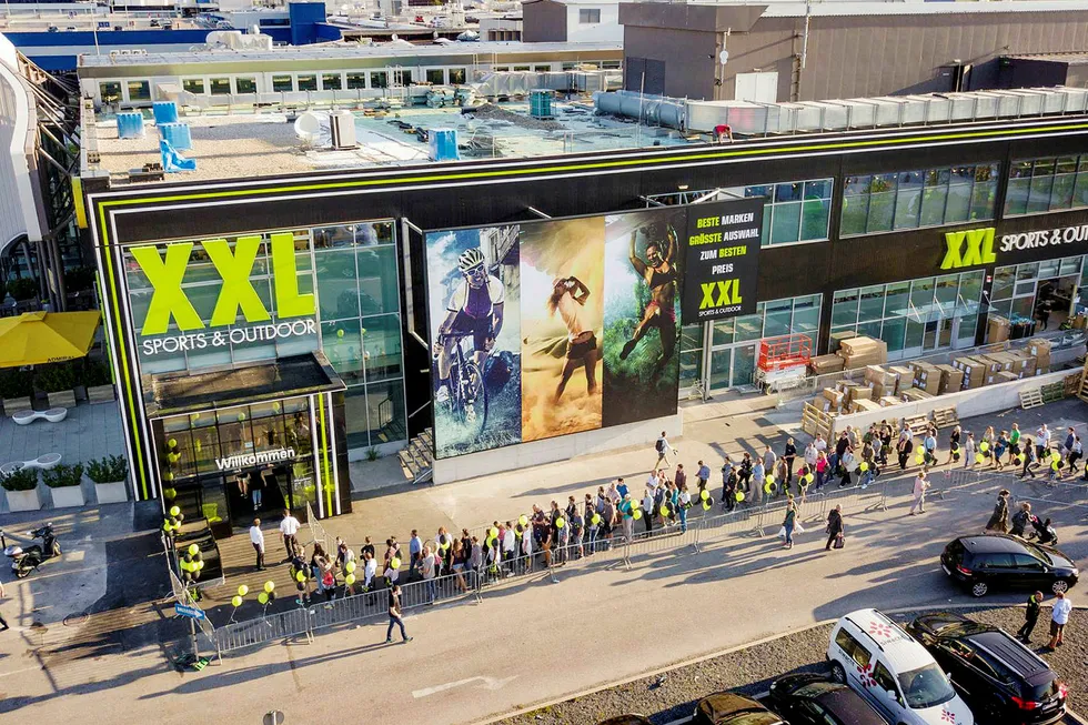 XXL er full gang med å legge Østerrike under seg. Her fra åpningen av XXLs første varehus utenfor Wien tidligere i høst. Foto: Foto: XXL