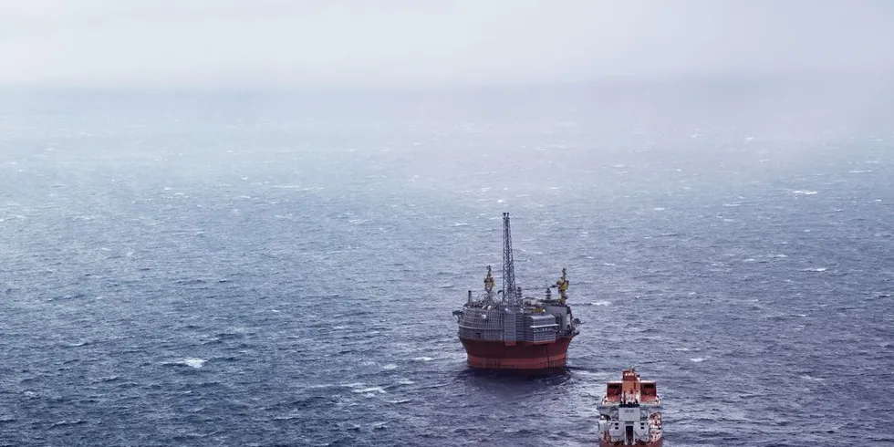 Fiskarlagene i Nord reagerer kraftig på områdene som foreslås åpnet for oljeleting i den 24. konsesjonsrunde. Illustrasjonsfoto: DN.