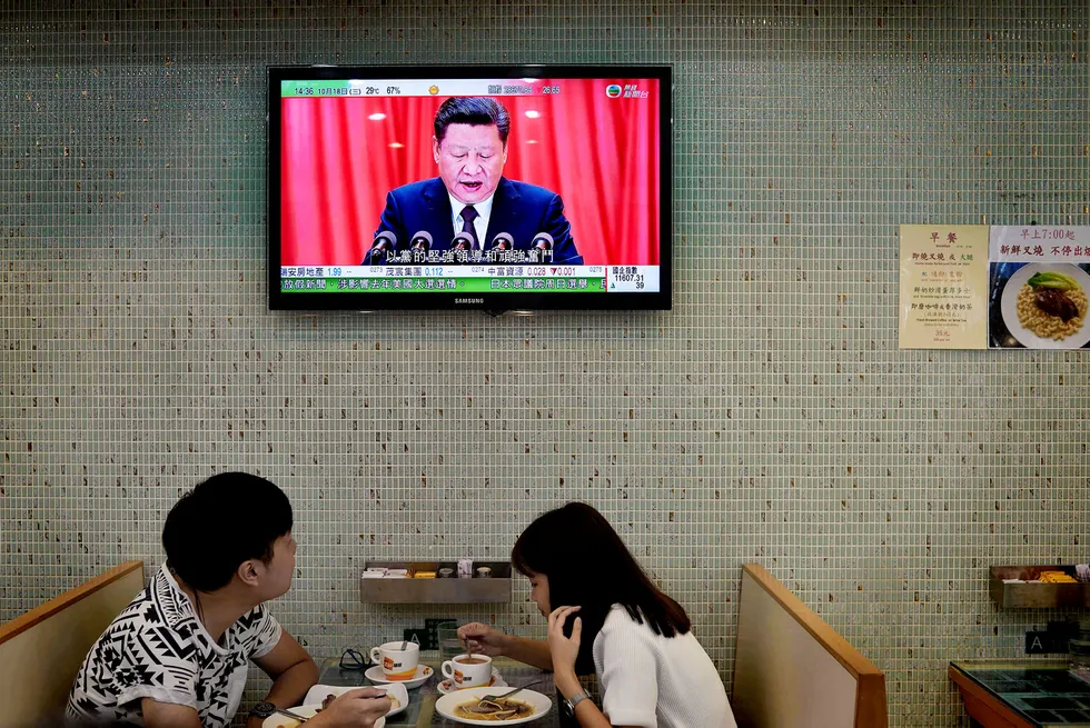 Den 19. partikongressen setter kursen mot år 2050. President Xi Jinping lover velstand, harmoni i et vakkert, sosialistisk og moderne land – med et snev av demokrati – under forutsetning av at det skjer med kommunistpartiets ledelse. Foto: Anthony Wallace/AFP/NTB Scanpix