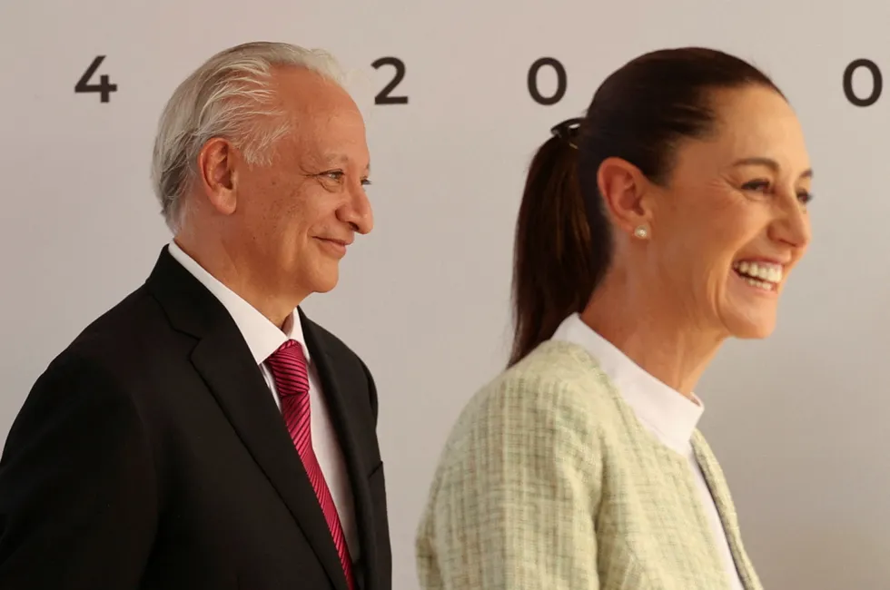 Mexican President-elect Claudia Sheinbaum (right) and new Pemex chief executive Victor Rodriguez Padilla.