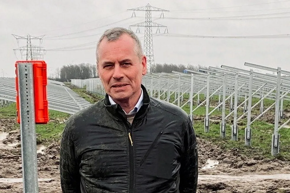 Første halvår var preget av grå skyer for Energeia. Administrerende direktør Viktor Jakobsen må sette i verk tiltak for å bedre likviditeten etter at solkraftomsetningen i Nederland sviktet på grunn av mye regn.