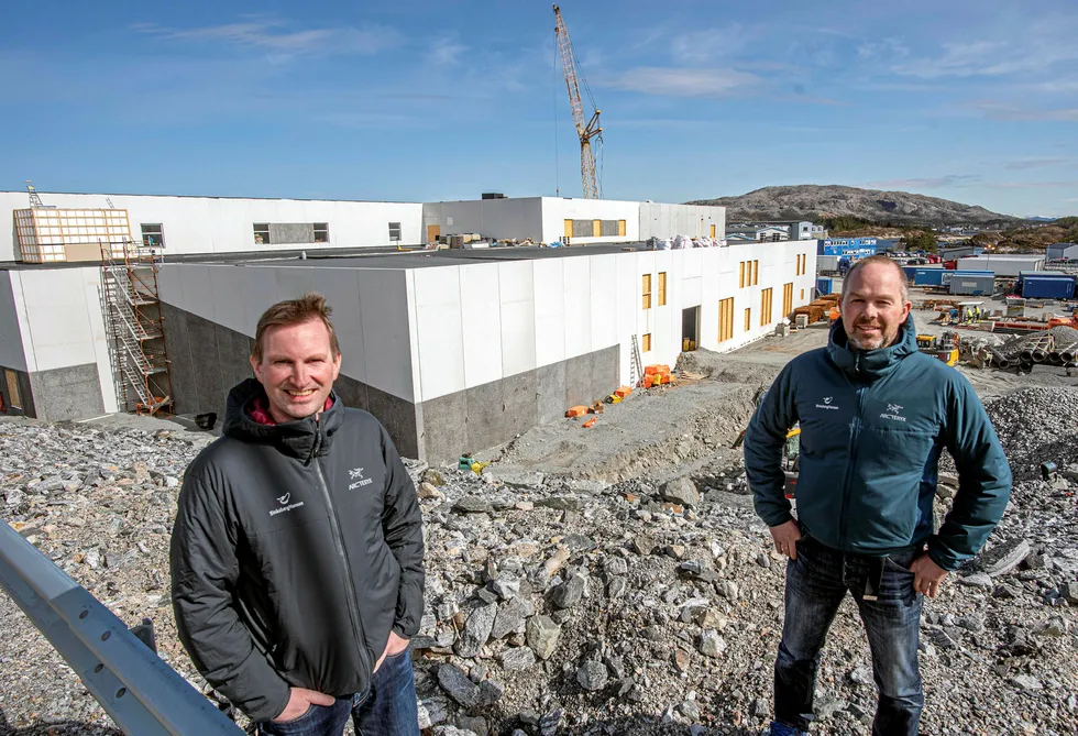 The salmon factory at Maroya in Trondelag is set to be ready next summer. Here we see project manager Eskil Laukvik (right) and R&D coordinator Ragnar Sæternes, at the construction site.