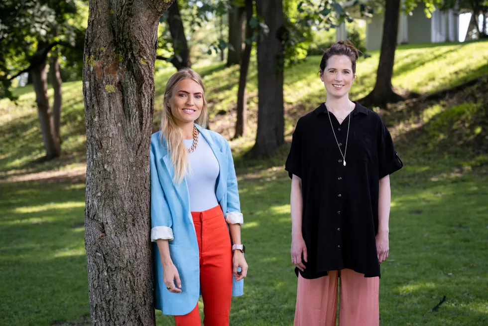 Isabelle Ringnes (til venstre) og Marie Louise Sunde er gründerne bak selskapet Equality Check, som fungerer som en «Tripadvisor for arbeidsmarkedet».