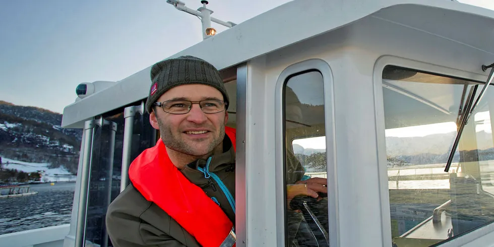 ENDRINGER PÅ GANG: Erlend Haugarvoll, daglig leder i Lingalaks mener det er endringer på gang rundt måten laksen slaktes og transporteres.