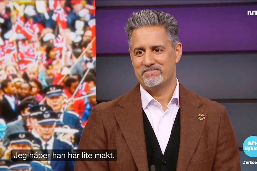 Abid Raja (V) blir provosert fordi debattredaktør i Avisa Oslo, Ahmed Fawad Ashraf, ikke synes det er så viktig å være norsk. Her fra «Debatten» på NRK
