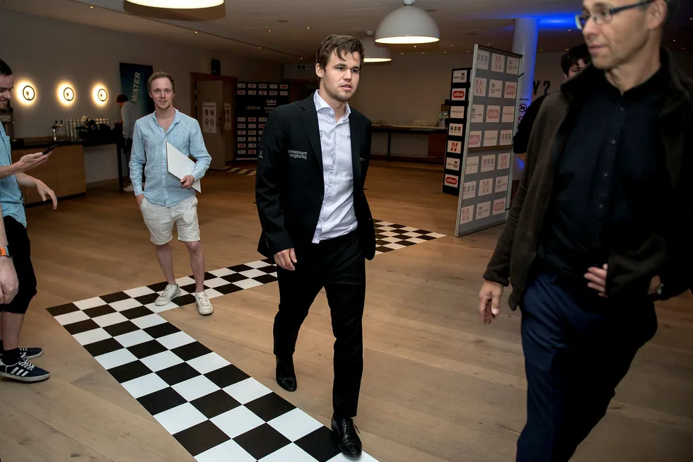 Appselskapet til Magnus Carlsen tredoblet underskuddet i fjor, men er ikke i sjakk. I juni hentet selskapet 38,5 millioner kroner til videre satsing på Play Magnus. Her er Carlsen fotografert under Norway Chess i Stavanger i mai.