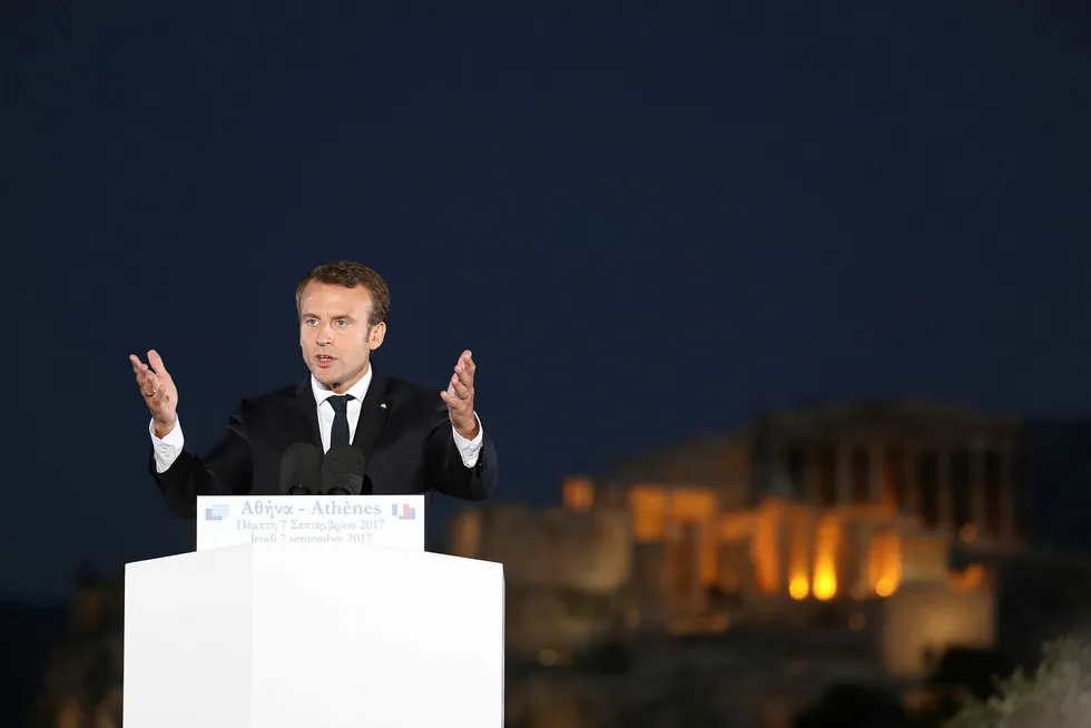 Frankrikes president Emmanuel Macron la frem nye planer under en tale i Athen torsddag. Foto: Ludovic Marin/AFP photo/NTB scanpix