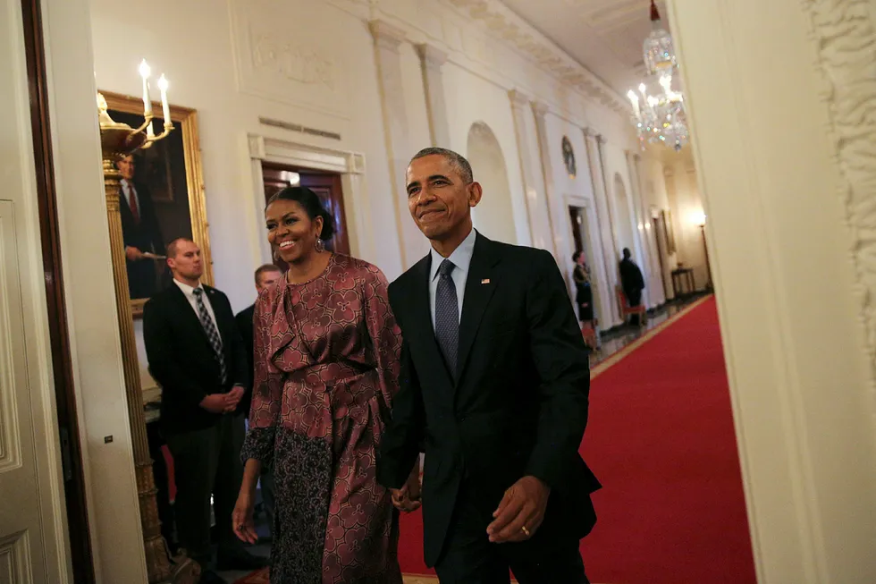 USAs president Barack Obama sier hans kone Michelle aldri vil stille som presidentkandidat. På bildet ankommer paret en seremoni i Det hvite hus forrige uke. Foto: Carlos Barria/Reuters/NTB scanpix