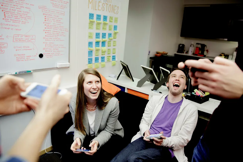 Aurora Klæboe Berg og kollegene i Megacool så potensial for å kunne hjelpe spillutviklere – etter selv å ha jobbet med spillet «Fun Run». Her med «Fun Run»-spilleren Martin. Foto: Paul S. Amundsen