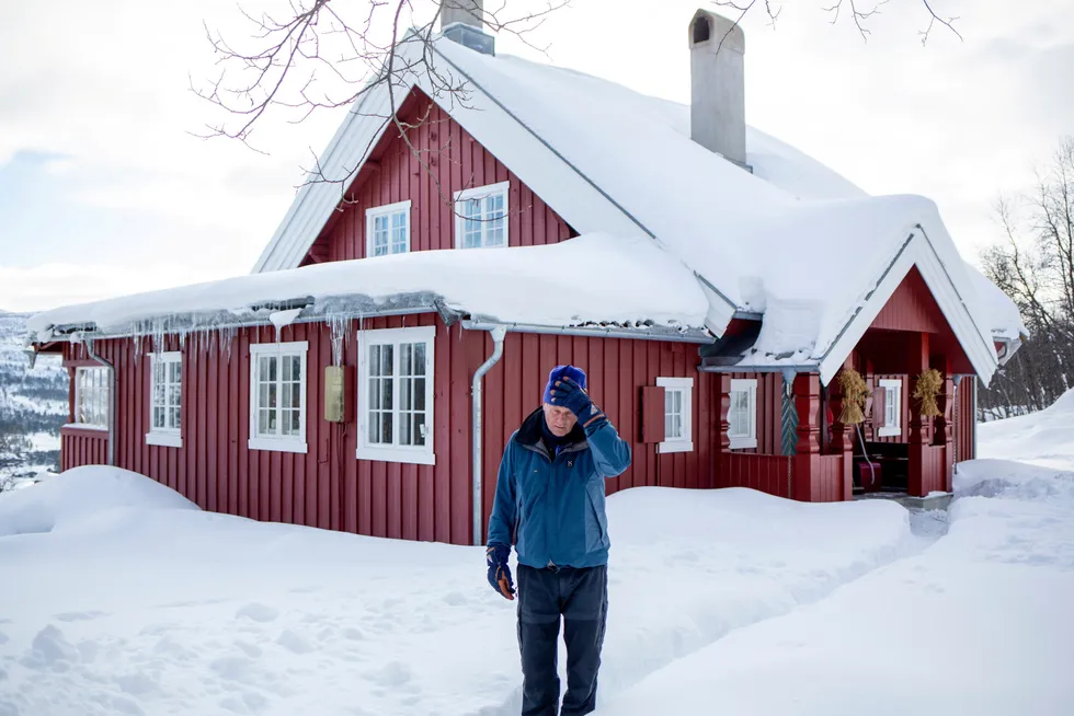– En meget gledelig julegave, sier hytteeier Lars Erik Nielsen etter at Høyesterett nå skal behandle striden mellom hytteeierne på Geilo og eierne av Dr. Holms Hotel på Geilo. Her er han avbildet i fjor vinter da DN først skrev om saken.
