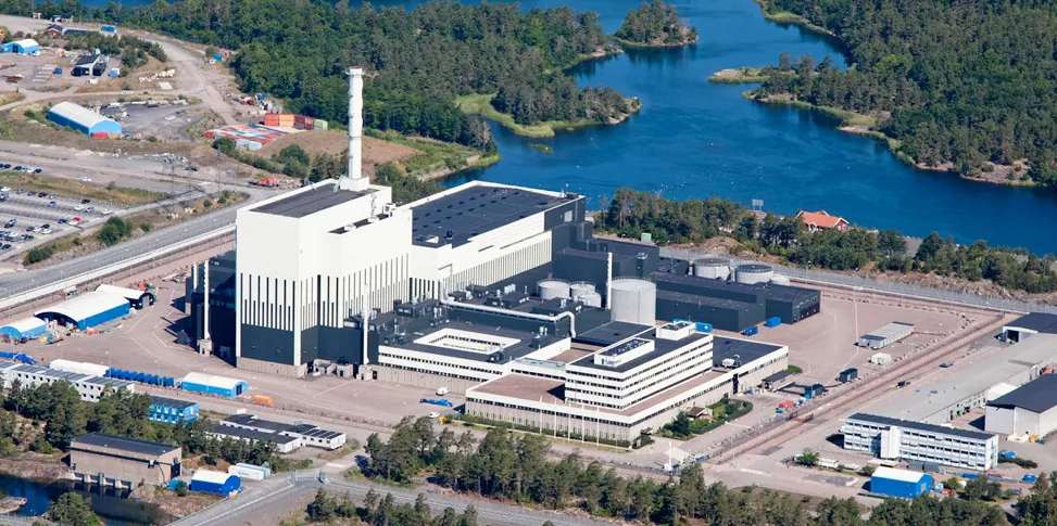Feil på generatoren gjør at Oskarshamn 3 reaktoren (1450 MW) må stenge ned i ni dager i desember for reparasjoner.
