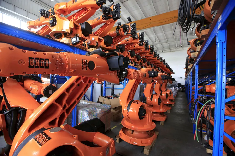 Brukte roboter klargjort for salg i Shanghai i Kina. Foto: ALY SONG / REUTERS / NTB Scanpix