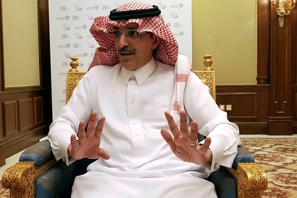 Saudi-Arabias finansminister Mohammed al-Jadaan skal ha vært langt mer optimistisk for bare en uke siden. Nå sender et dystert intervju han ga på lørdag Riyadh-børsen i utforbakke.