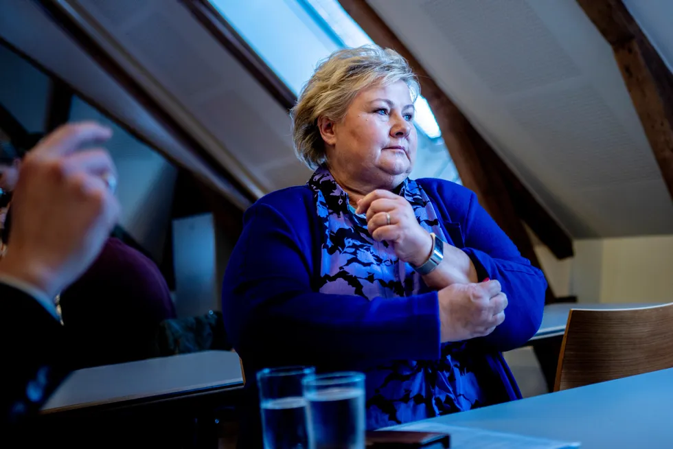 Hvis Erna Solberg mener alvor med sine planer om å igjen bli Norges statsminister, må hun forklare hvorfor historiske og etablerte prinsipper for ansvar ikke skal gjelde for henne i denne saken.