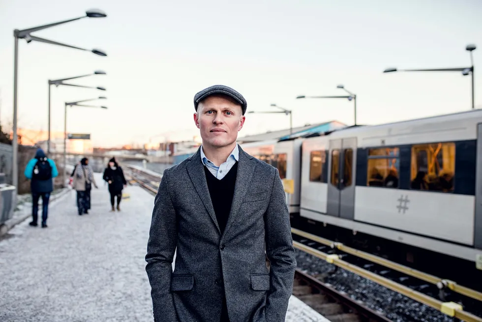 Øystein Berge, som er prosjektleder i Cowi, har sett på hva fremtidens mobilitetsløsninger gjør med rushtrafikken i Oslo.