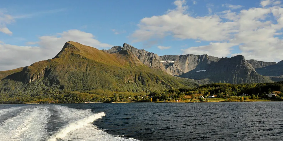 Nordland er et vakkert fylke – særlig på sommeren. Her et illustrasjonsfoto fra et Steigen. (Foto: Bent-Are Jensen)