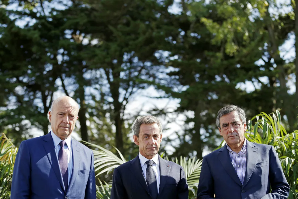 Dette var de tre kandidatene til å ta opp kampen mot Marine Le Pen i det franske presidentvalget til våren. Fra venstre Alain Juppe, Nicolas Sarkozy og Francois Fillon. Søndag kveld var Sarkozy ute av kampen. Foto: Stephane Mahe/Reuters/NTB scanpix
