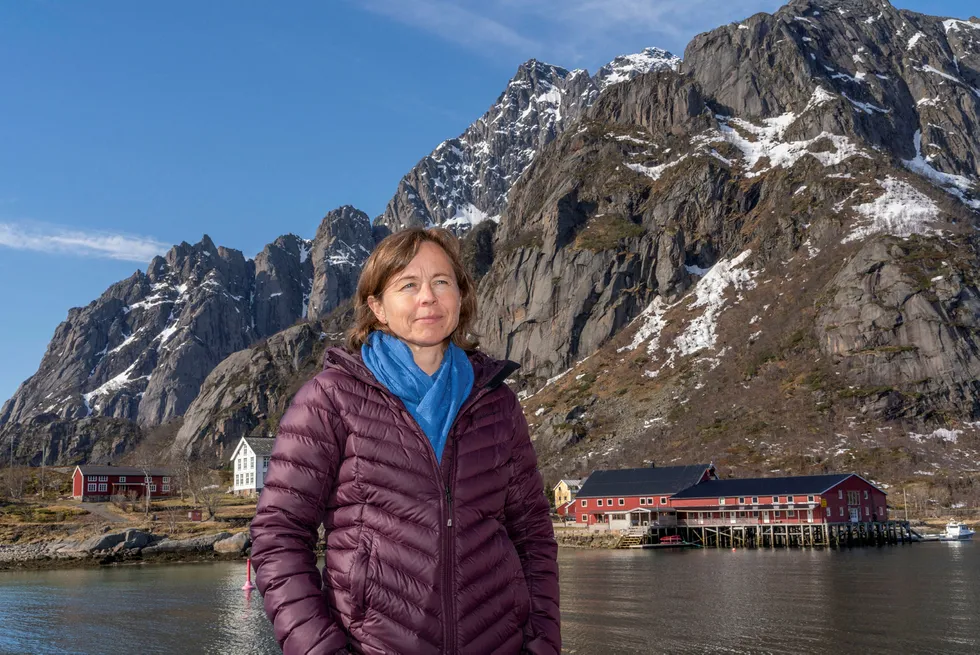 – Vi kan ikke være fornøyd med at det settes nye prisrekorder når industrien ligger med brukket rygg, sier administrerende direktør Inger Marie Sperre i Brødrene Sperre. Her ved et av selskapets fiskebruk i Lofoten.