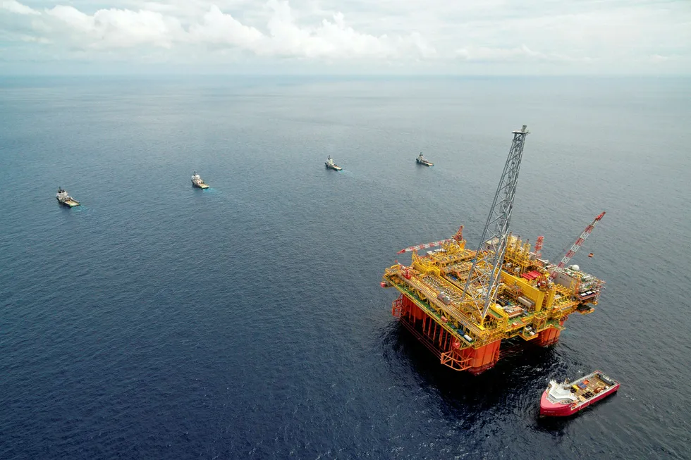 Offshore work the Ichthys central processing facility