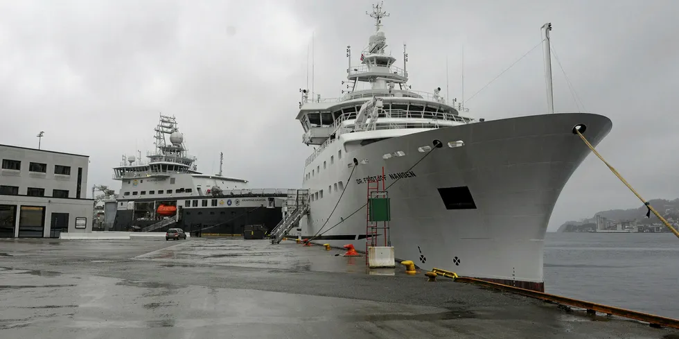 Det er blitt mye kai for «Dr. Fridtjof Nansen» siden hun ble kalt hjem fra Nord-Vest Afrika på grunn av koronapandemien i mars. Bak ligger «Kronprins Haakon» som også ble kalt tilbake fra tokt.