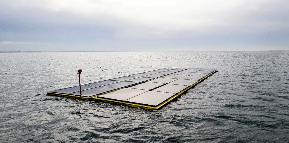 . Oceans of Energy Zon op Zee floating solar PV off Netherlands.