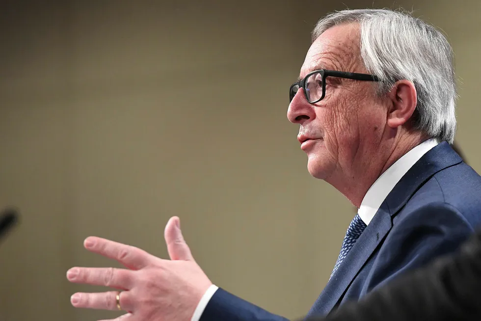 EU-kommisjonens president Jean-Claude Juncker mener EU på sikt bør ha én president. Foto: AFP PHOTO / EMMANUEL DUNAND