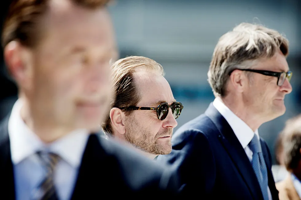 Kjell Inge Røkke (i midten) og Aker-sjef Øyvind Eriksen (til høyre) er nok åpne for å inngå strategiske allianser selv om partneren ikke blir amerikanske Halliburton. Foto: Ida von Hanno Bast