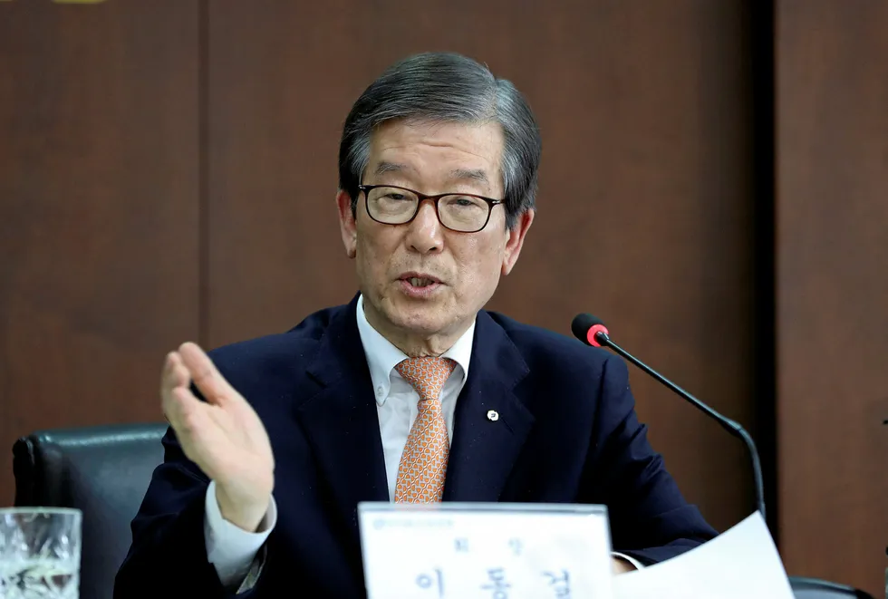 Ultimatum: Korea Development Bank chairman Lee Dong Geol says it will stop Daewoo participating in the offshore sector