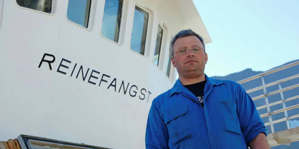 Fisker Bjørn Hugo Bendiksen reagerer på raudåtetråling.Foto: Ingebjørg Hestvik