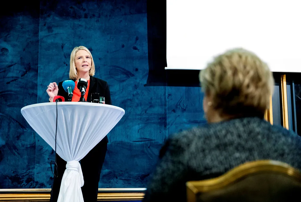 Justisminister Sylvi Listhaug har skapt trøbbel igjen for statsminister Erna Solberg (til høyre). Foto: Gorm Kallestad/NTB Scanpix
