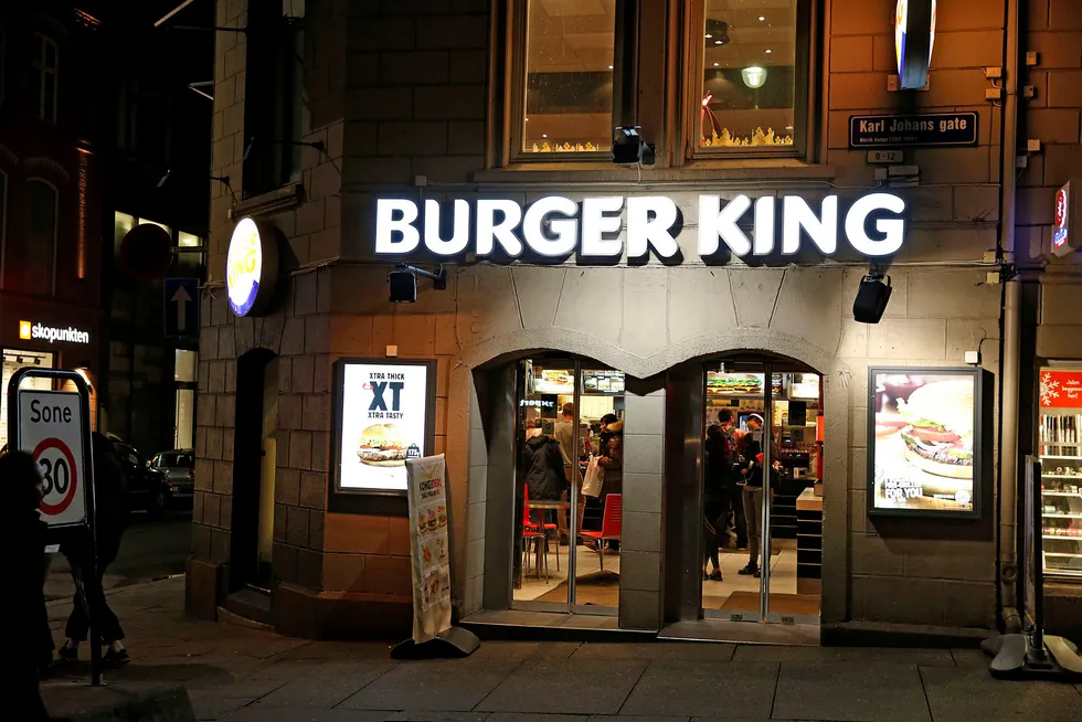 Umoe Restaurants selger sine 128 heleide Burger-King restauranter, her fra restauranten i Karl Johans gate i Oslo.